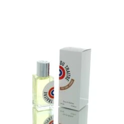 Etatlibredorangeelogedutraitre Man